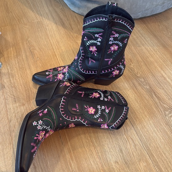 Matisse Embroidered Amber Western Bootie size 8 - Picture 7 of 9